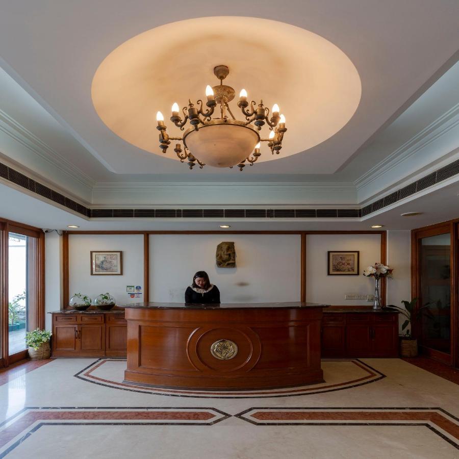 Hotel Crystal Palace Meerut Exterior foto